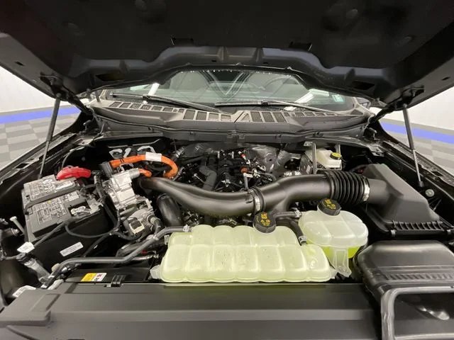 New 2026 Marsh Gray Ford XLT image 24