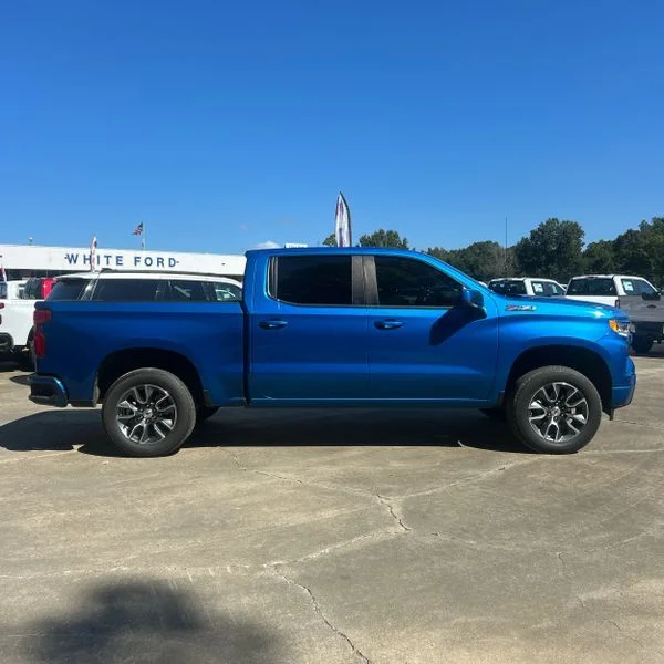 Used 2023 Blue Chevrolet RST image 3