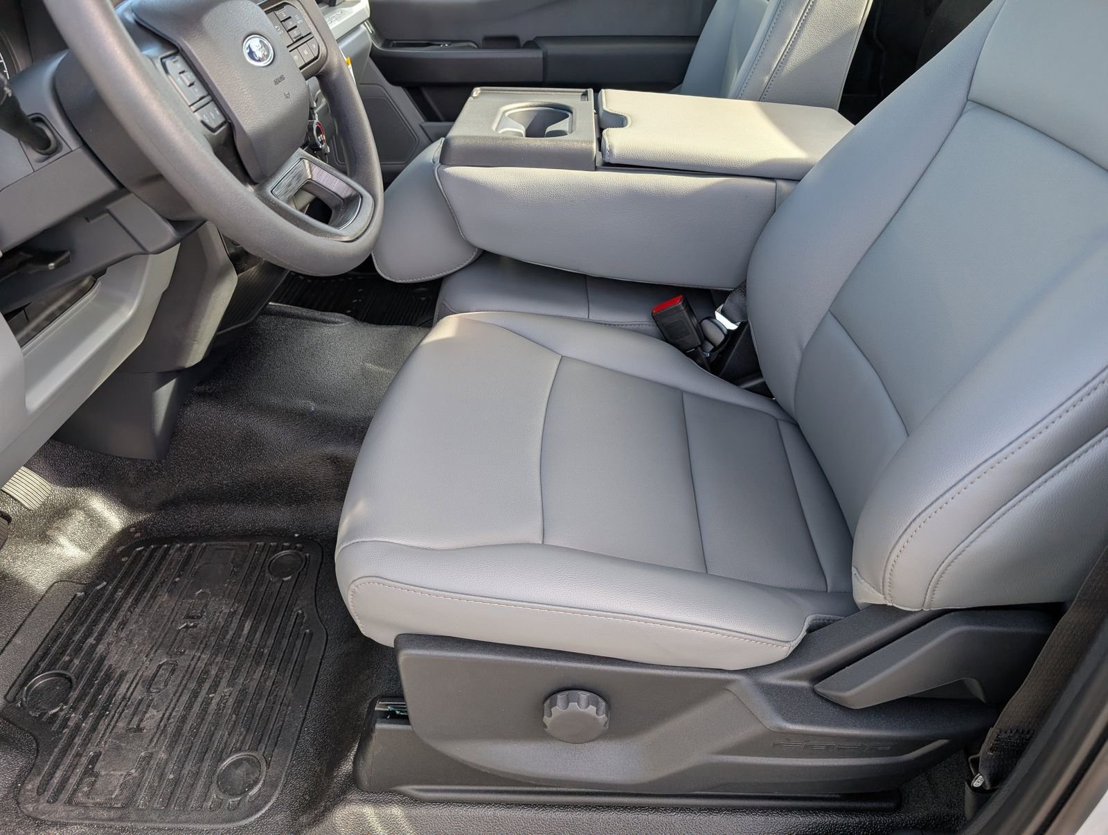 New 2026 Oxford White Ford XL image 14