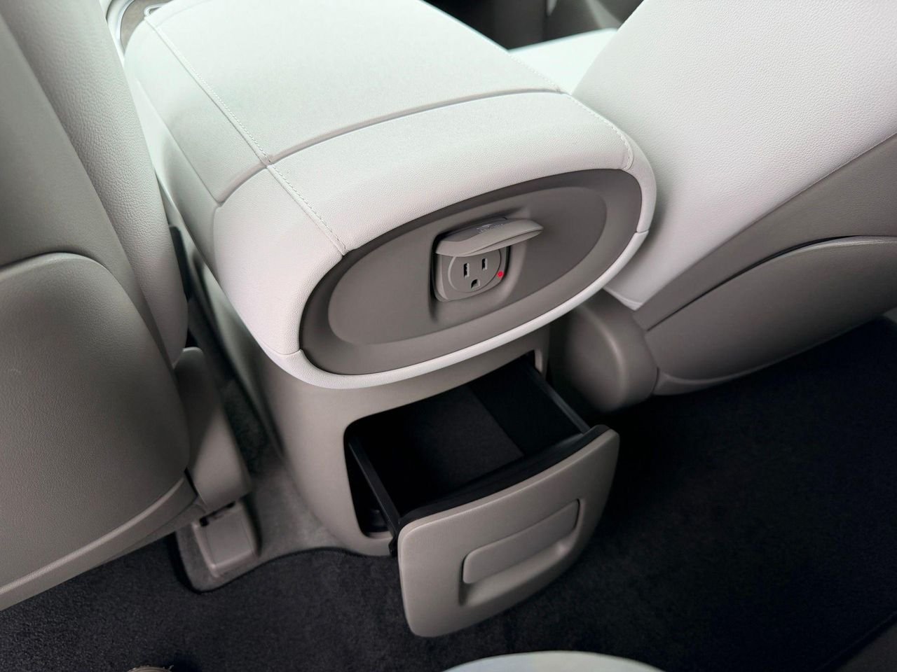 New 2027  Hyundai Limited image 40