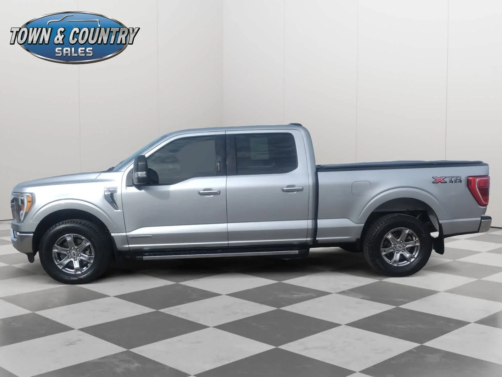 Used 2021 Iconic Silver Metallic Ford XLT image 4