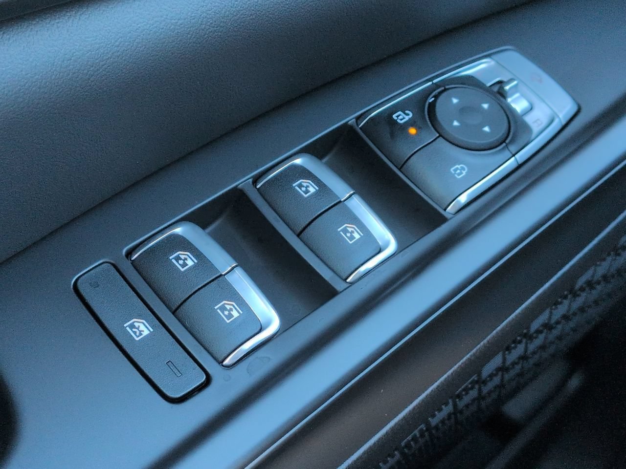 New 2027 Aurora Black Pearl Kia SX image 30