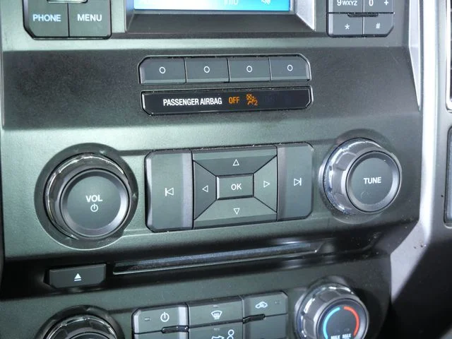 Used 2015 Black Ford XLT image 24