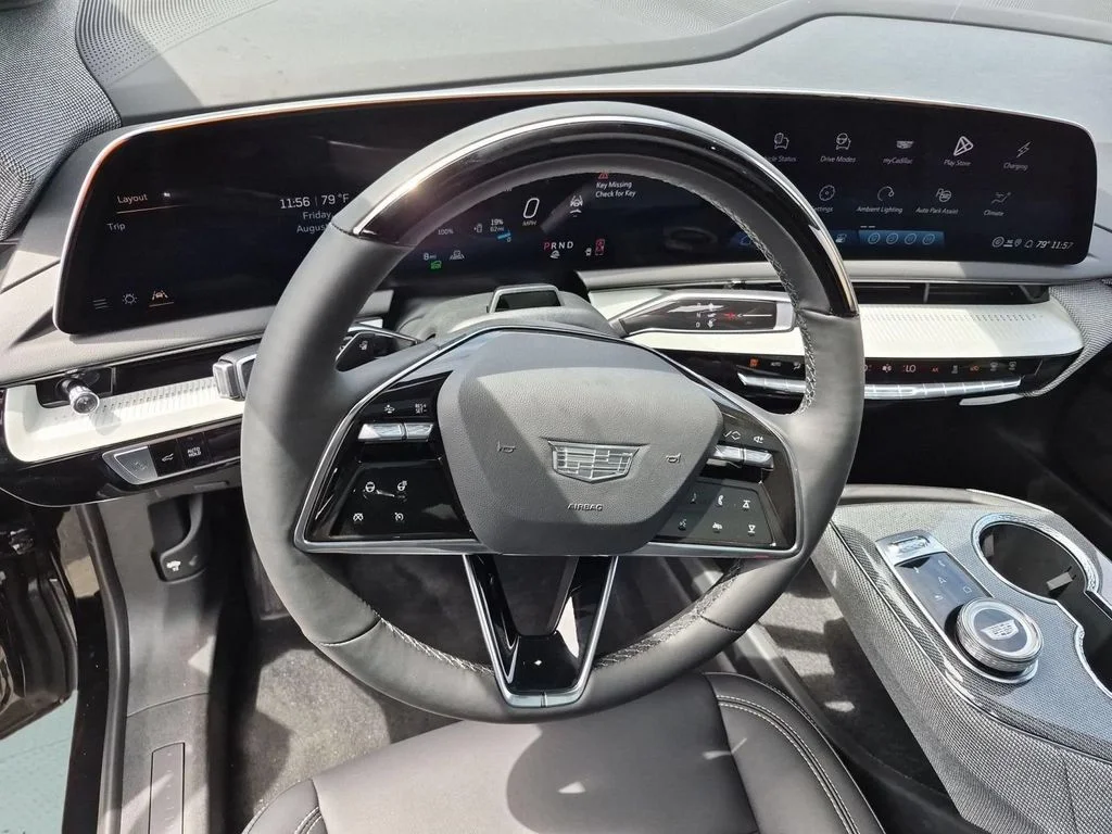2027 Cadillac OPTIQ Luxury - Photo 10
