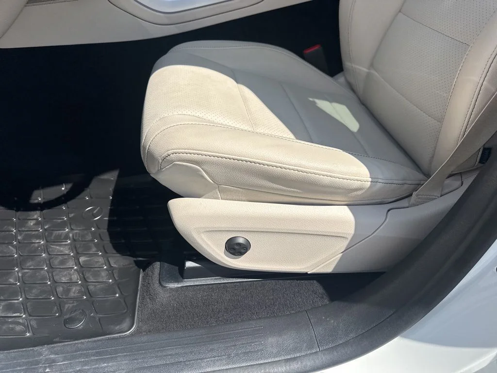 Used 2024 White Mercedes-Benz GLE 350 image 10