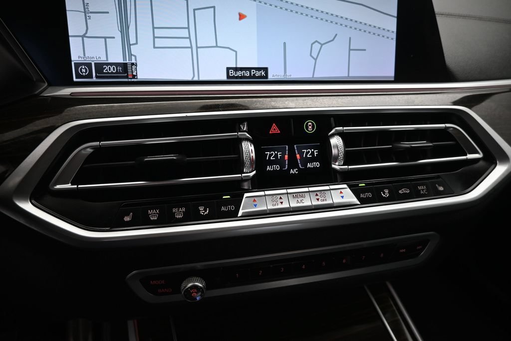 Used 2020 Black BMW xDrive40i image 25