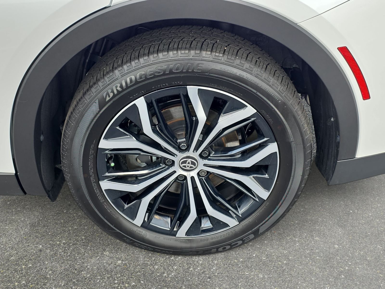 Used 2026 White Toyota XLE image 30
