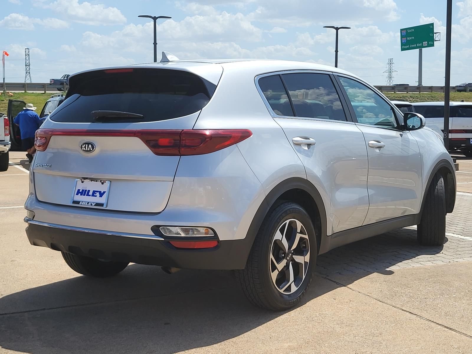 Used 2021 Sparkling Silver Kia LX image 4