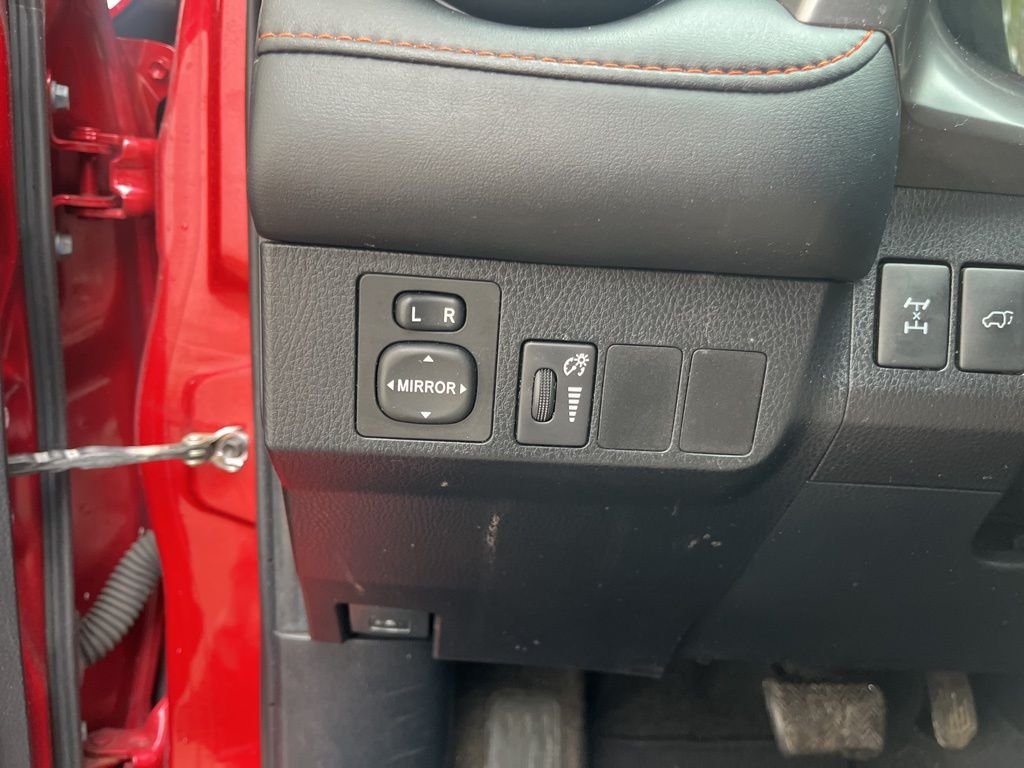 Used 2016 Barcelona Red Metallic Toyota SE image 19
