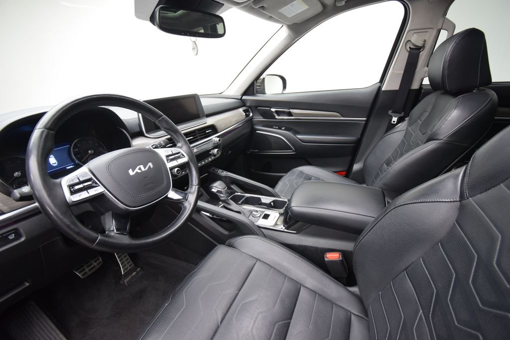 Used 2022 Black Kia SX image 7