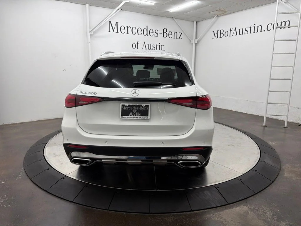 New 2027 White Mercedes-Benz GLC 300 image 6