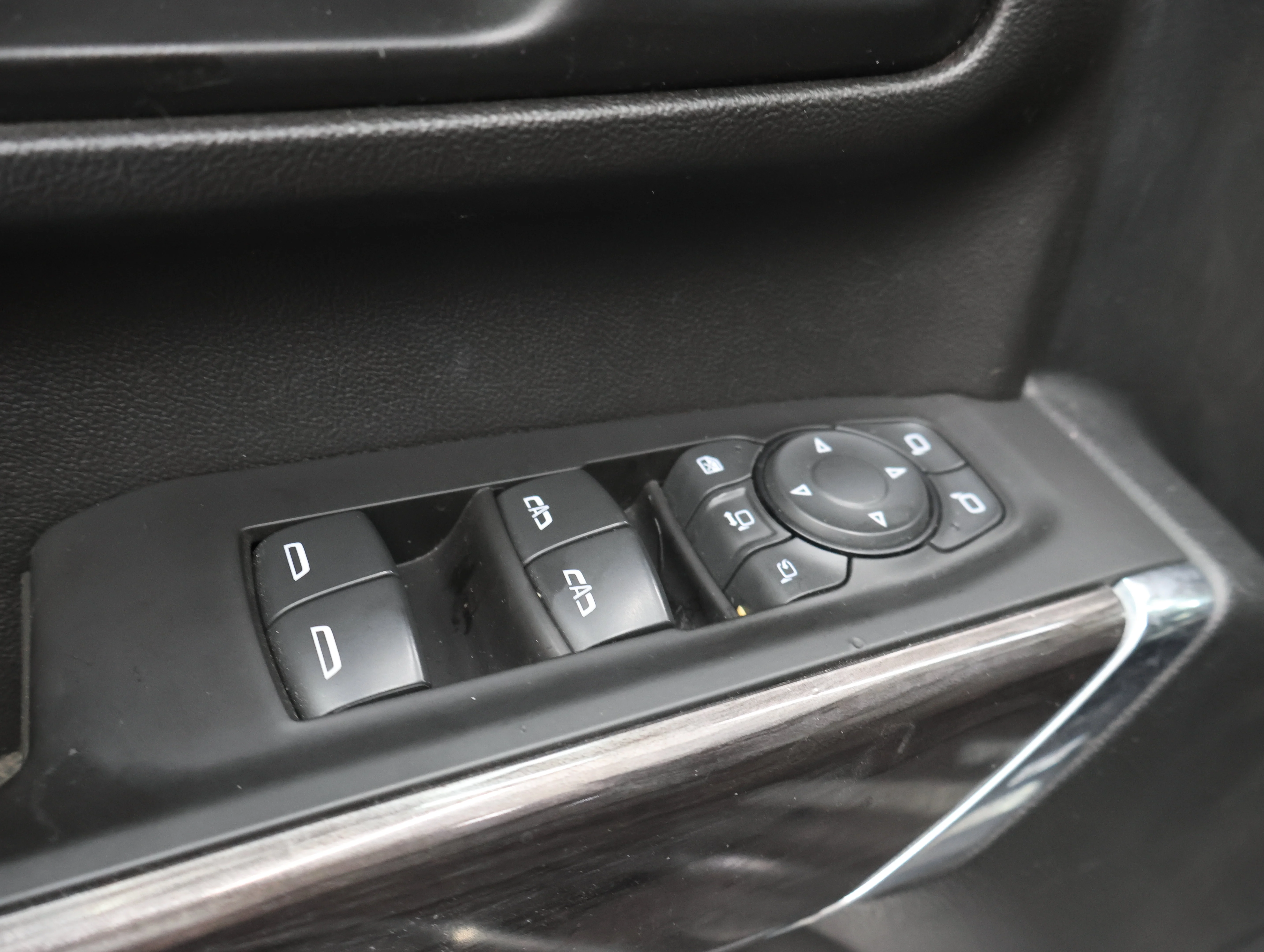 Used 2020 Black Chevrolet LTZ image 47