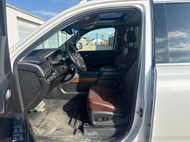 Used 2019 White Chevrolet Premier image 4