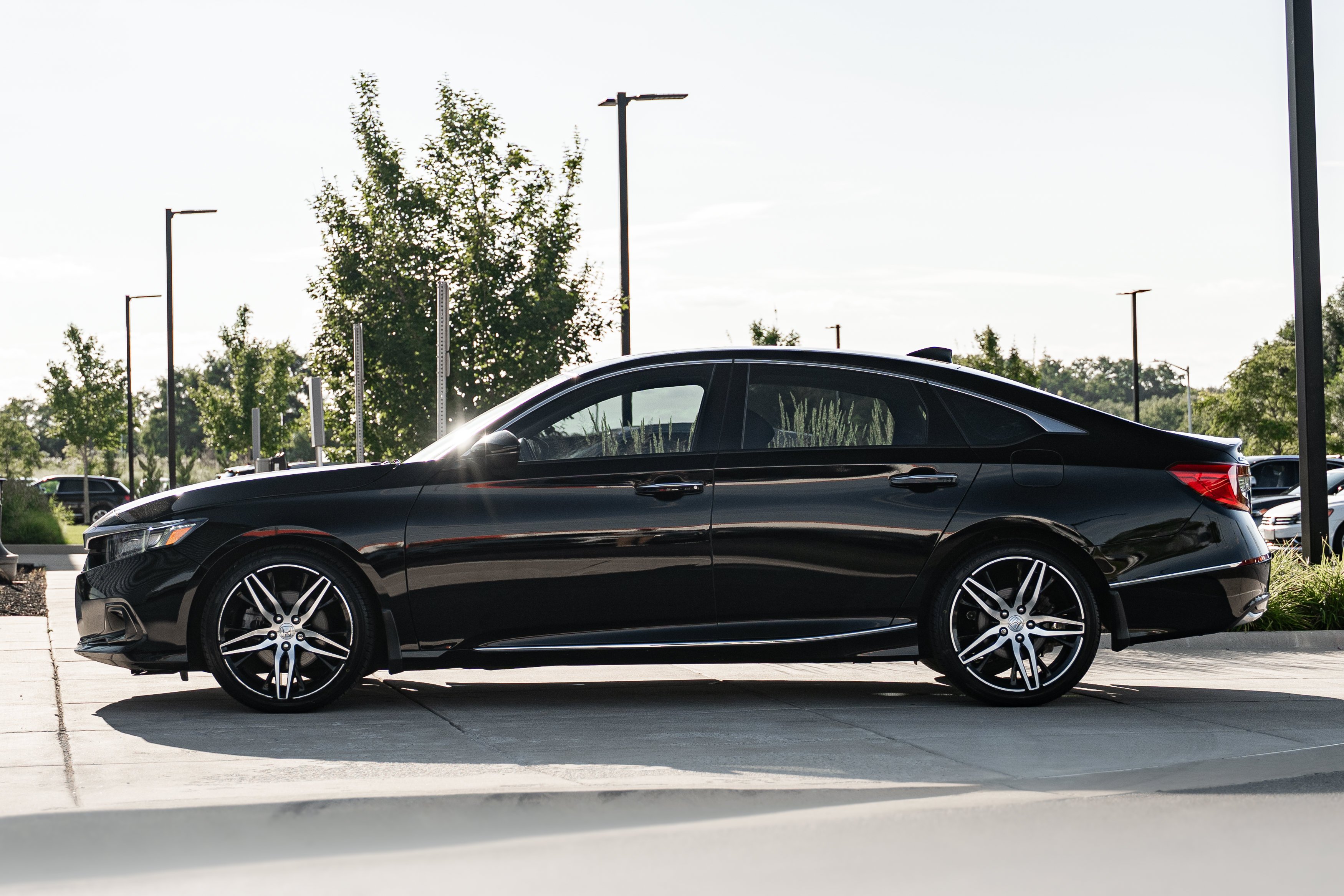 Used 2022 Crystal Black Pearl Honda Touring image 5