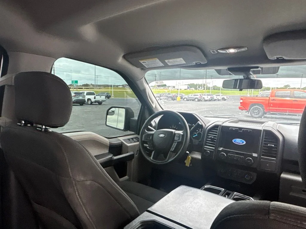 Used 2019 White Ford XL image 23