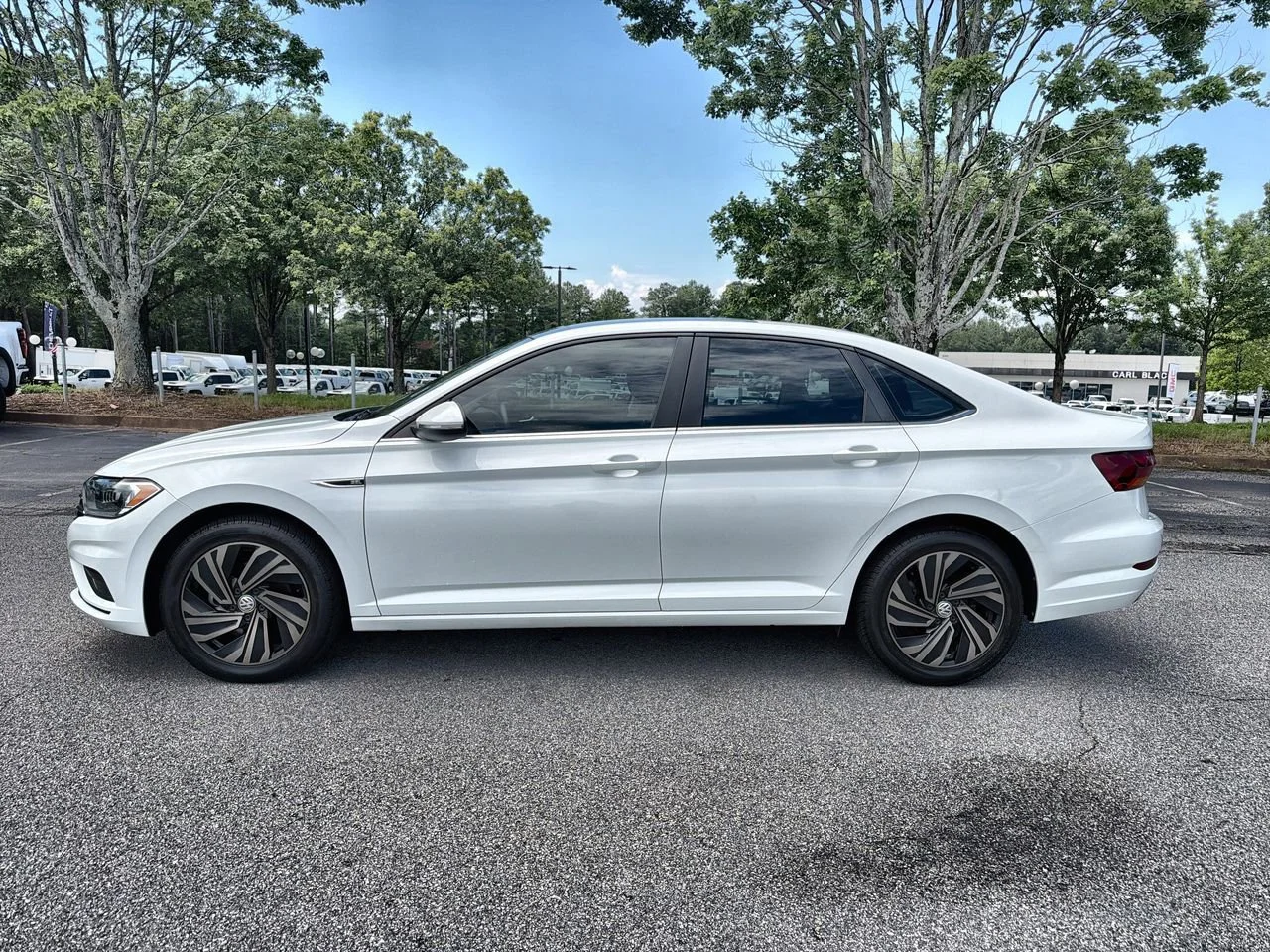 Used 2019 White Volkswagen 1.4T SEL Premium image 5