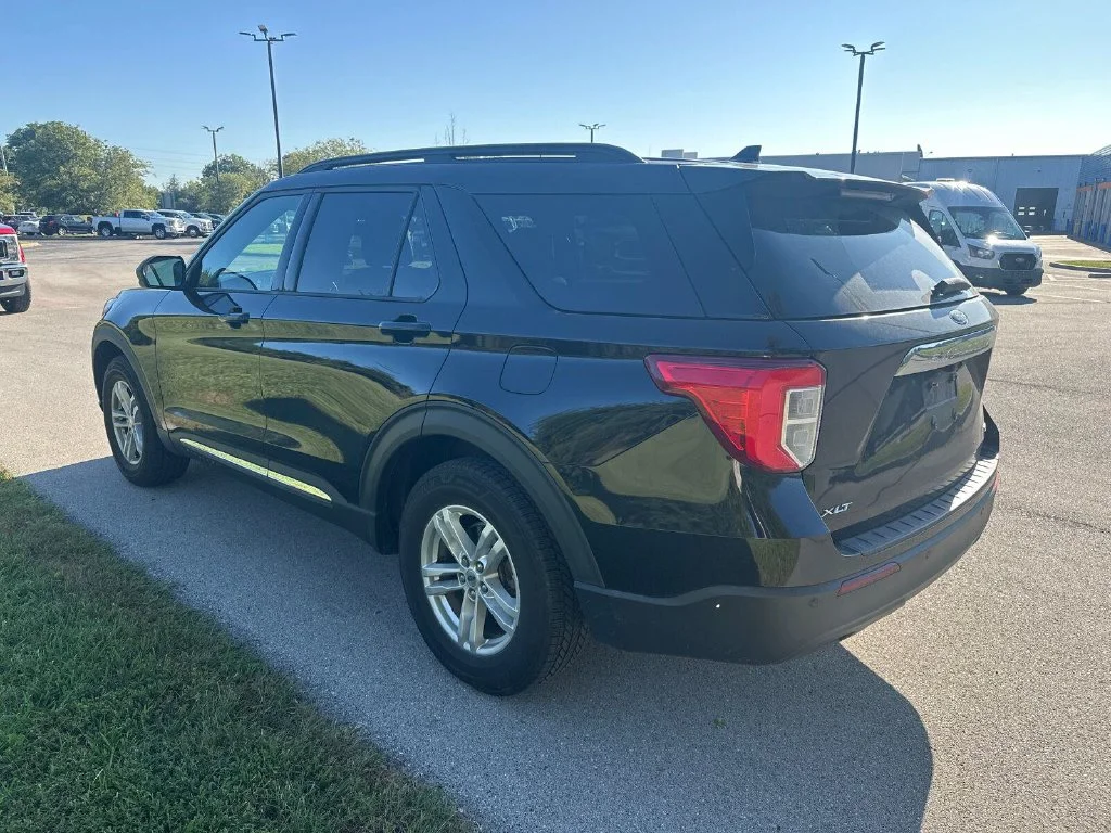 Used 2020 Black Ford XLT image 10