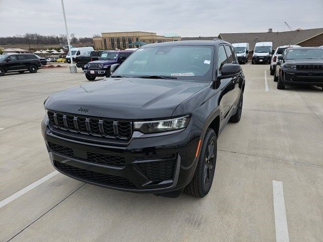 New 2026 Diamond Black Crystal Pearlcoat Jeep Laredo Altitude image 1