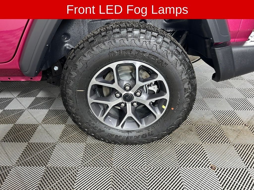 New 2026 Tuscadero Pearlcoat Jeep Sport S image 19