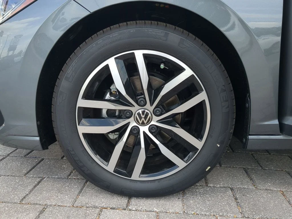 New 2026 Gray Volkswagen 1.5T SE image 32