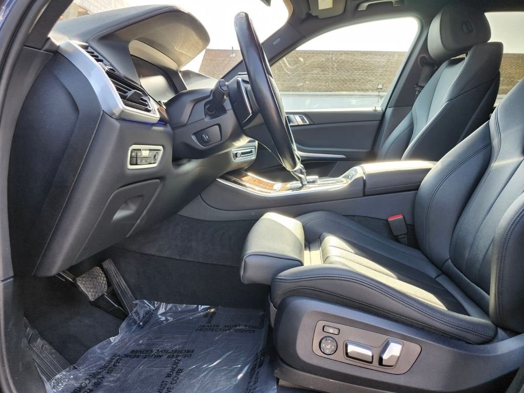 Used 2019 Gray BMW xDrive40i image 19