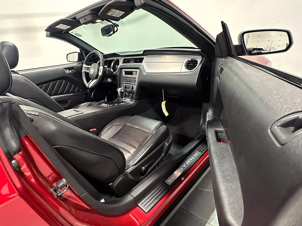 Used 2010 Red Ford V6 image 44