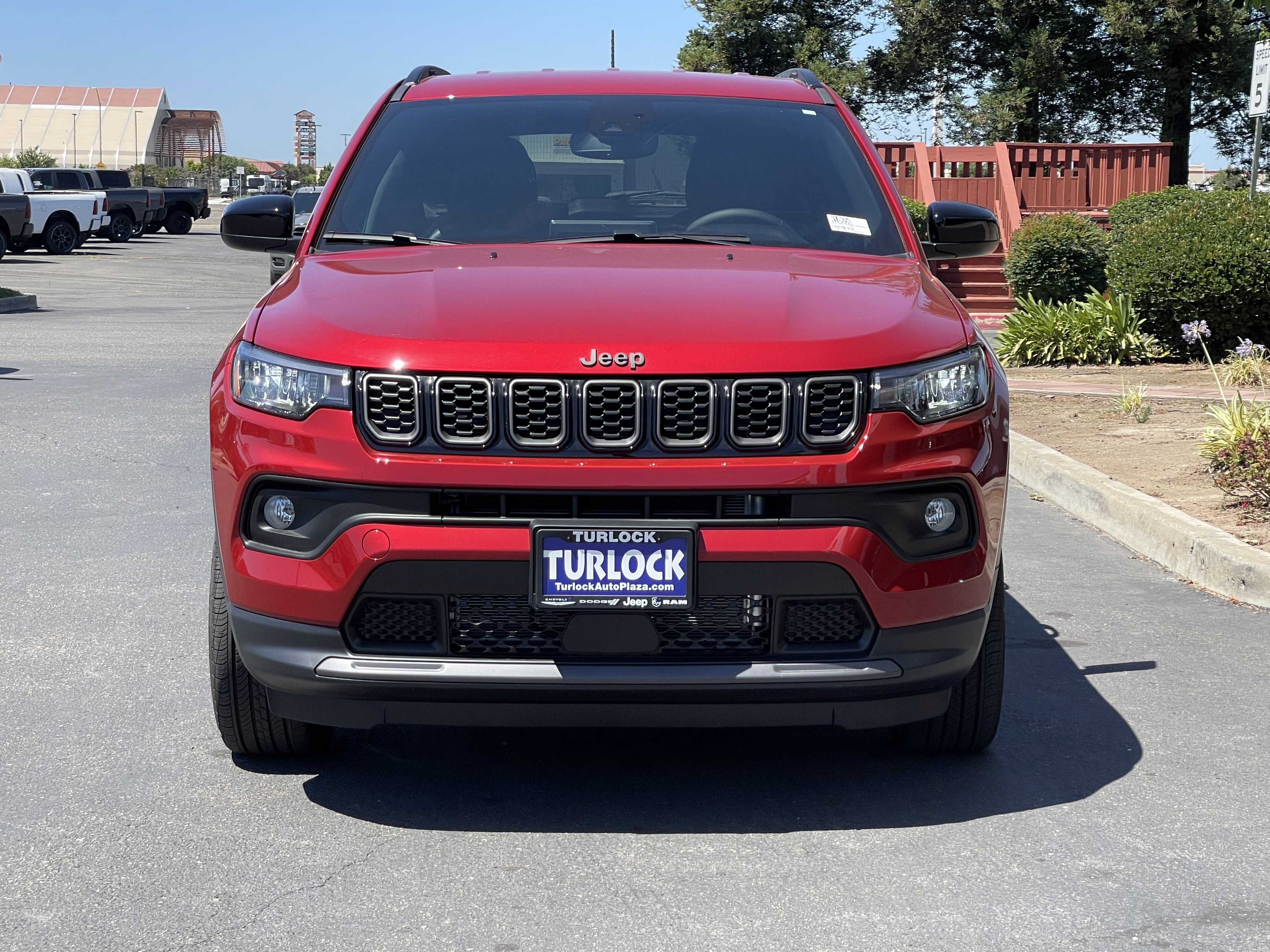 New 2026 Red Hot Pearl-Coat Exterior Paint Jeep Latitude Altitude image 5