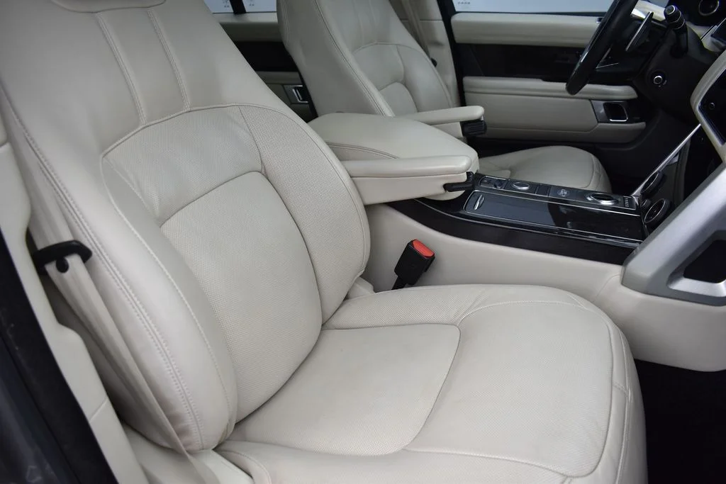 Used 2019 Silver Land Rover 5.0L V8 Supercharged Autobiography image 34
