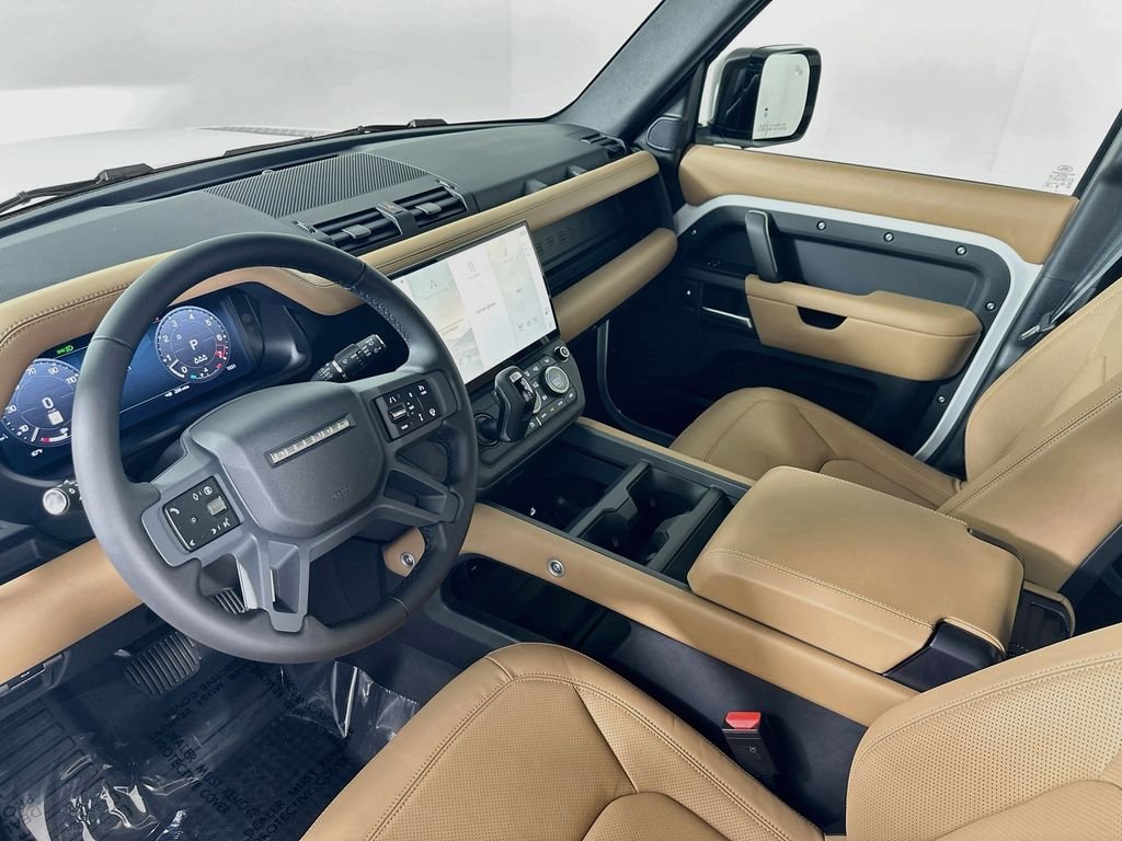 New 2026 Fuji White Land Rover X-Dynamic SE image 10