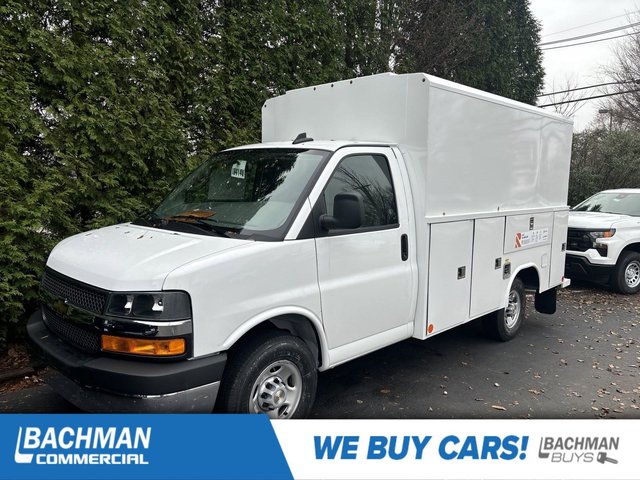2025 Chevrolet Express Cutaway 3500 1WT