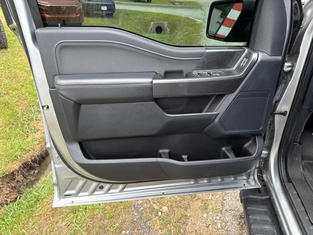 Used 2023 Silver Ford XLT image 17