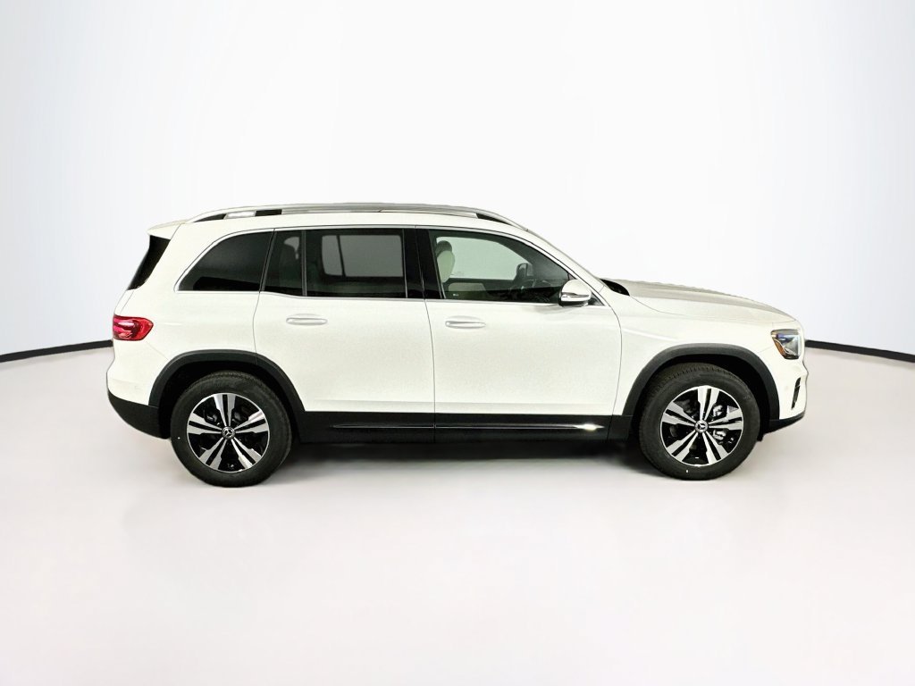 New 2026 Polar White Mercedes-Benz GLB 250 image 40