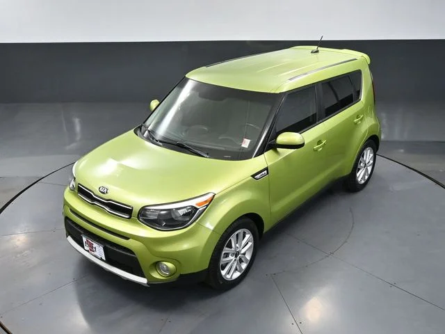 Used 2019 Green Kia Plus image 56