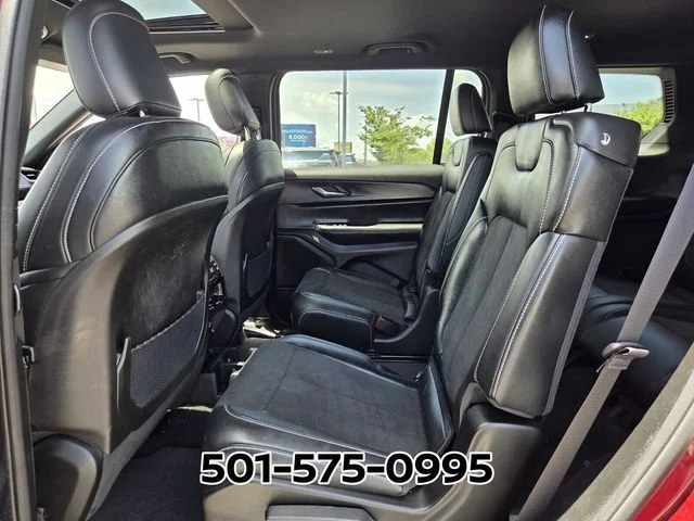 Used 2023 Red Jeep Altitude image 11