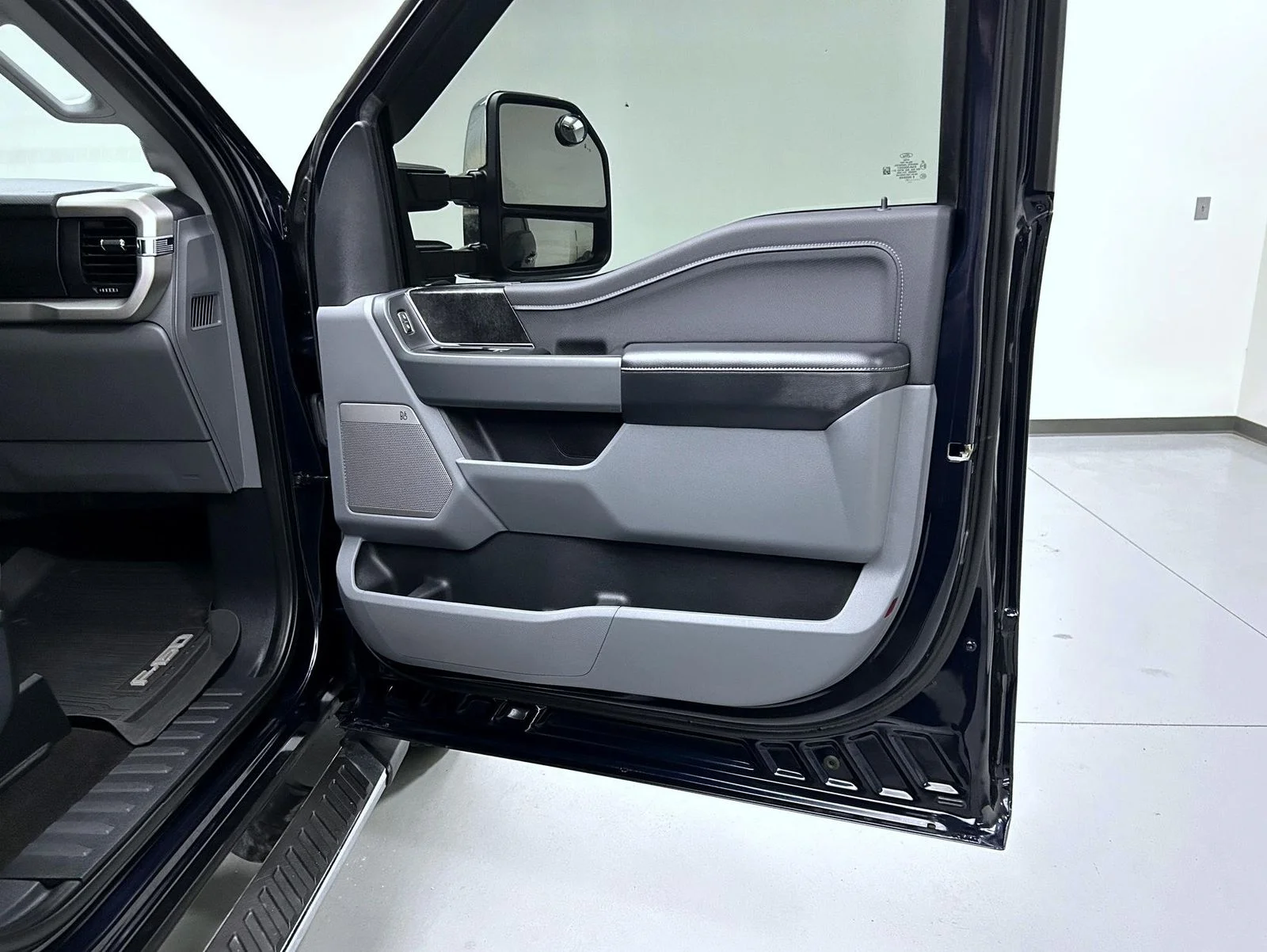 Used 2021 Blue Ford XLT image 16