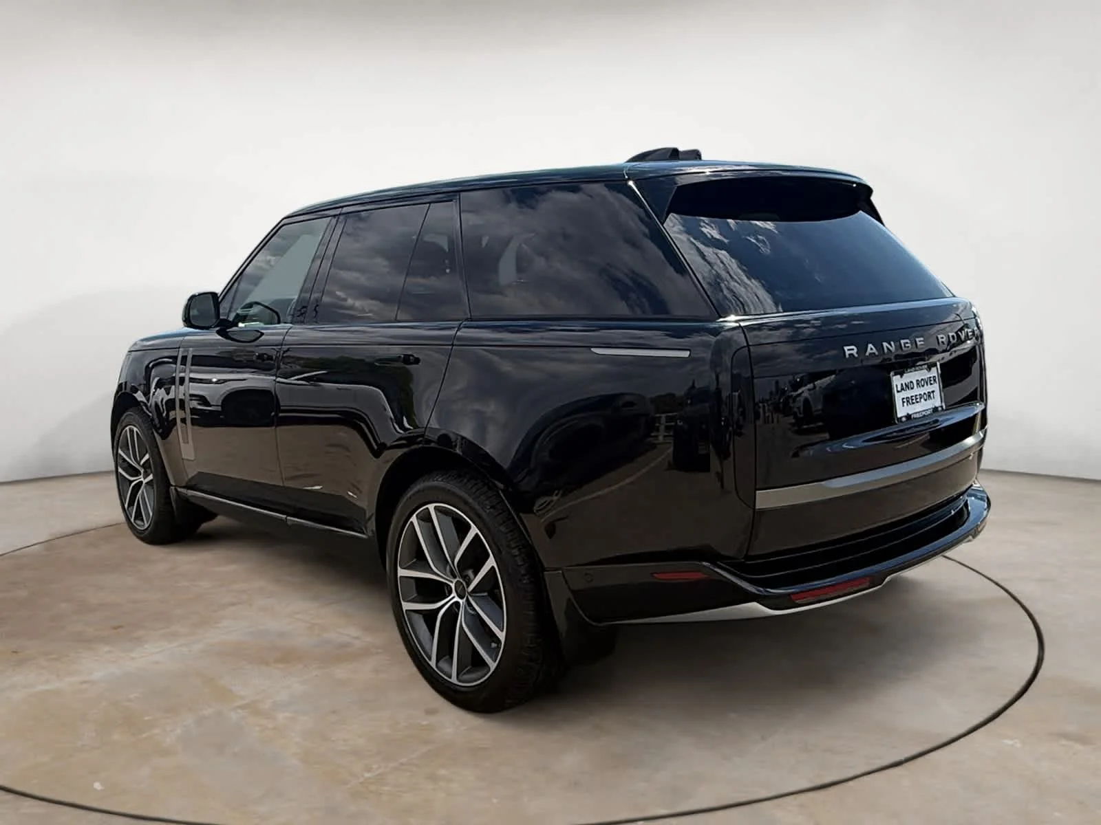New 2026 Santorini Black Land Rover SE image 3