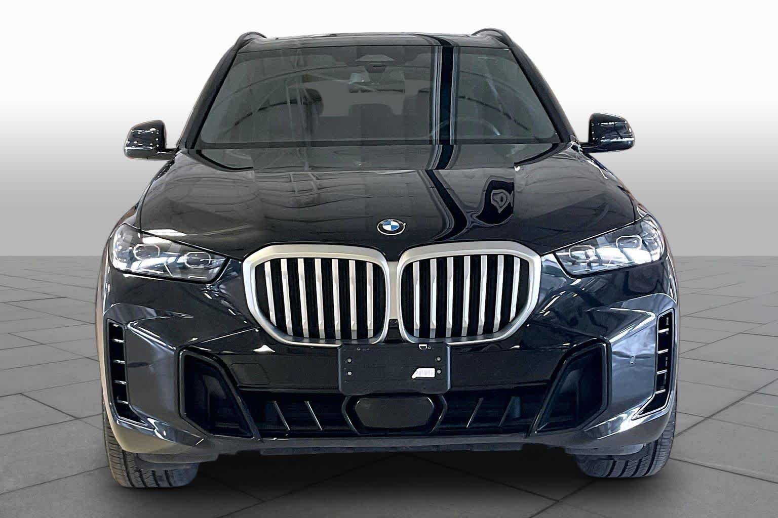 Used 2026 Black Sapphire Metallic BMW xDrive40i image 3
