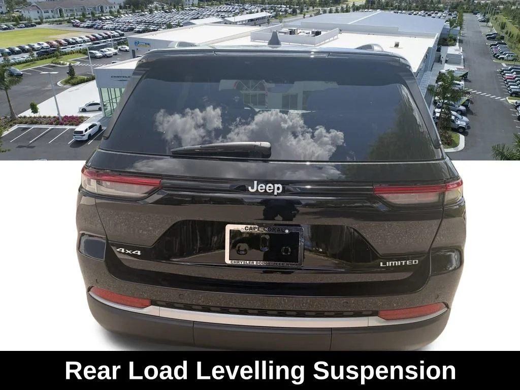 New 2026 Diamond Black Crystal Pearlcoat Jeep Limited image 5