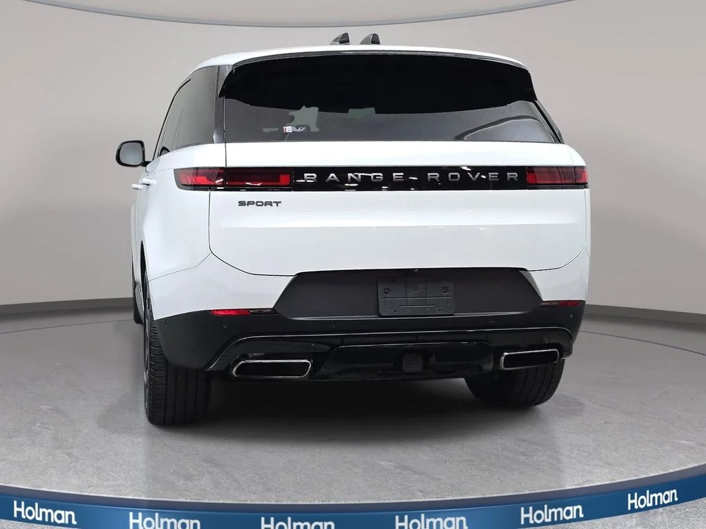 Used 2024  Land Rover SE image 7