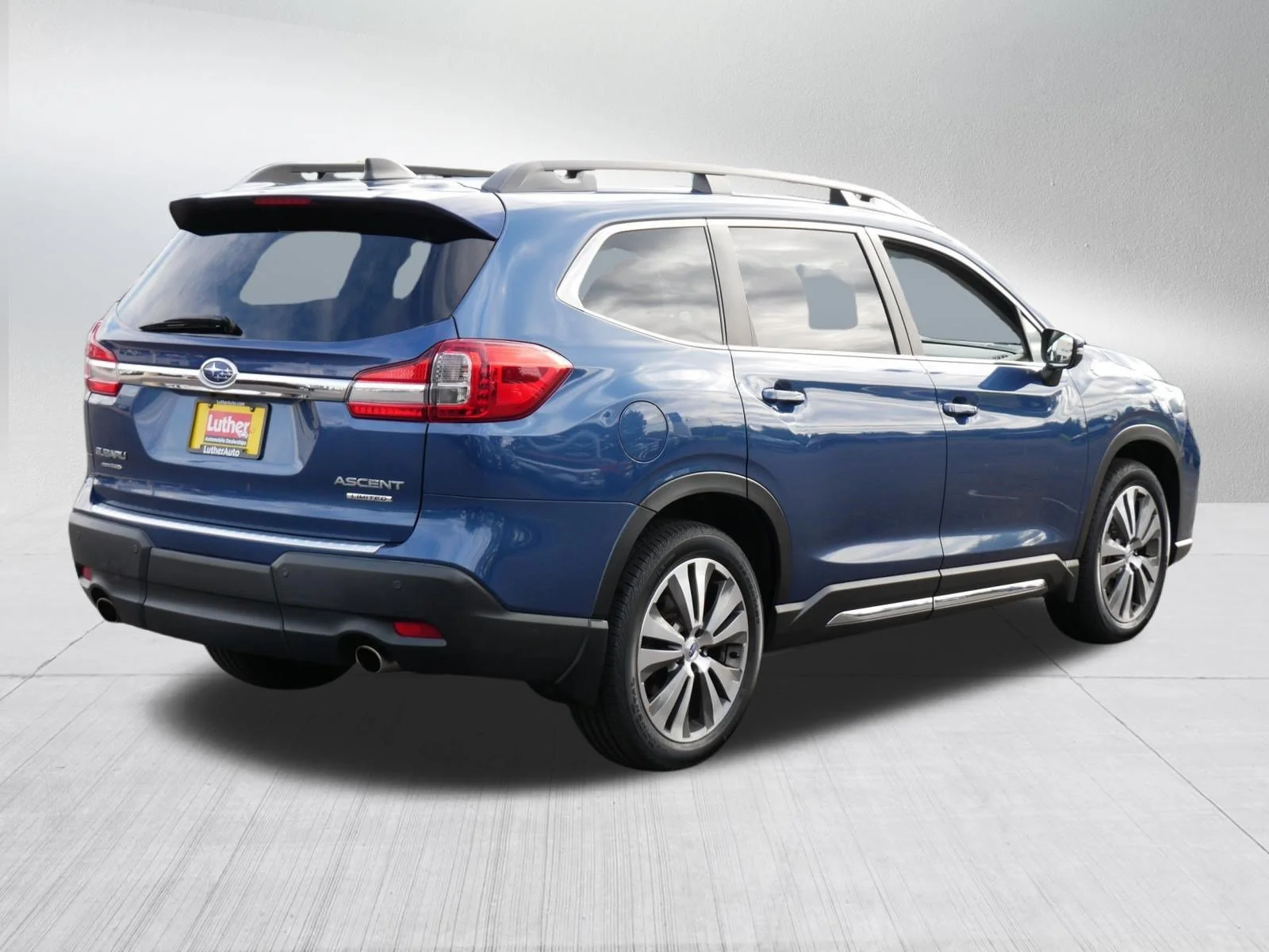 Used 2020 Abyss Blue Pearl Subaru Limited image 7