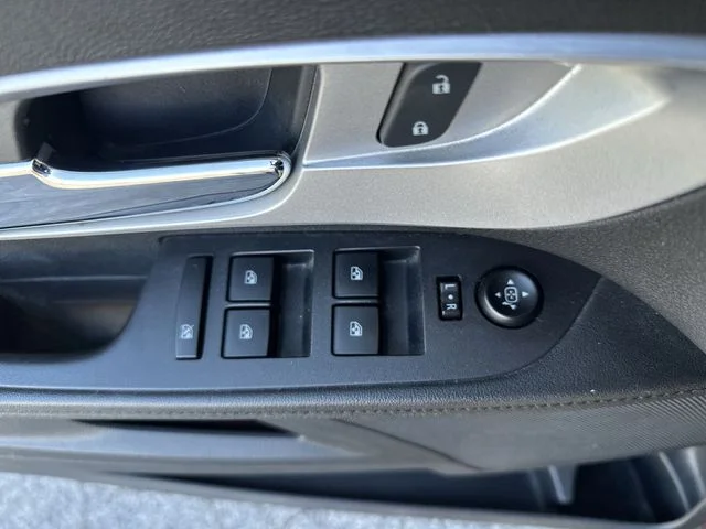 Used 2016 Red Chevrolet LT image 17