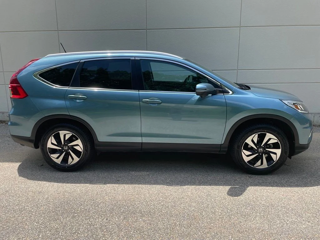Used 2016 Mountain Air Metallic Honda Touring image 5