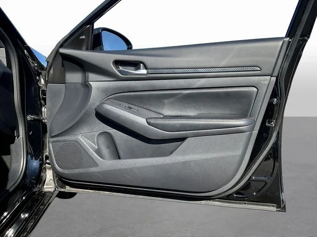 Used 2025 Black Nissan 2.5 SV image 27