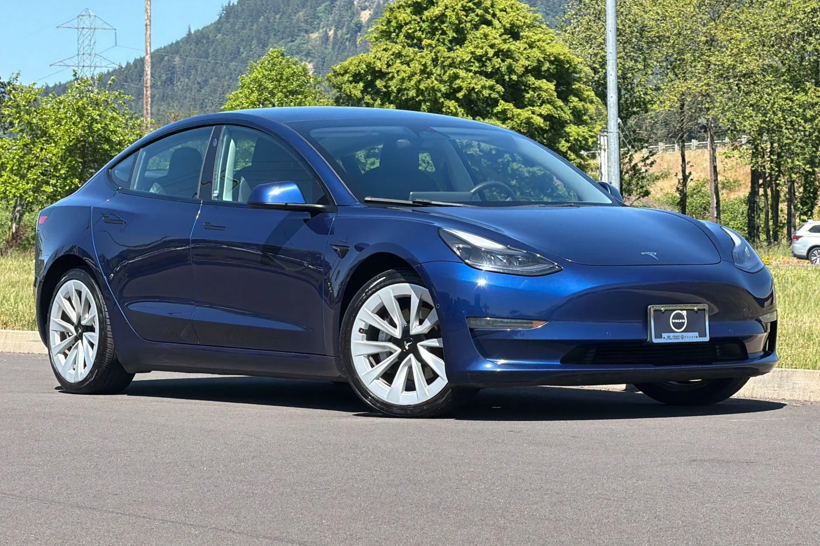 2022 Tesla Model 3 Long Range Dual Motor All-Wheel Drive's photo