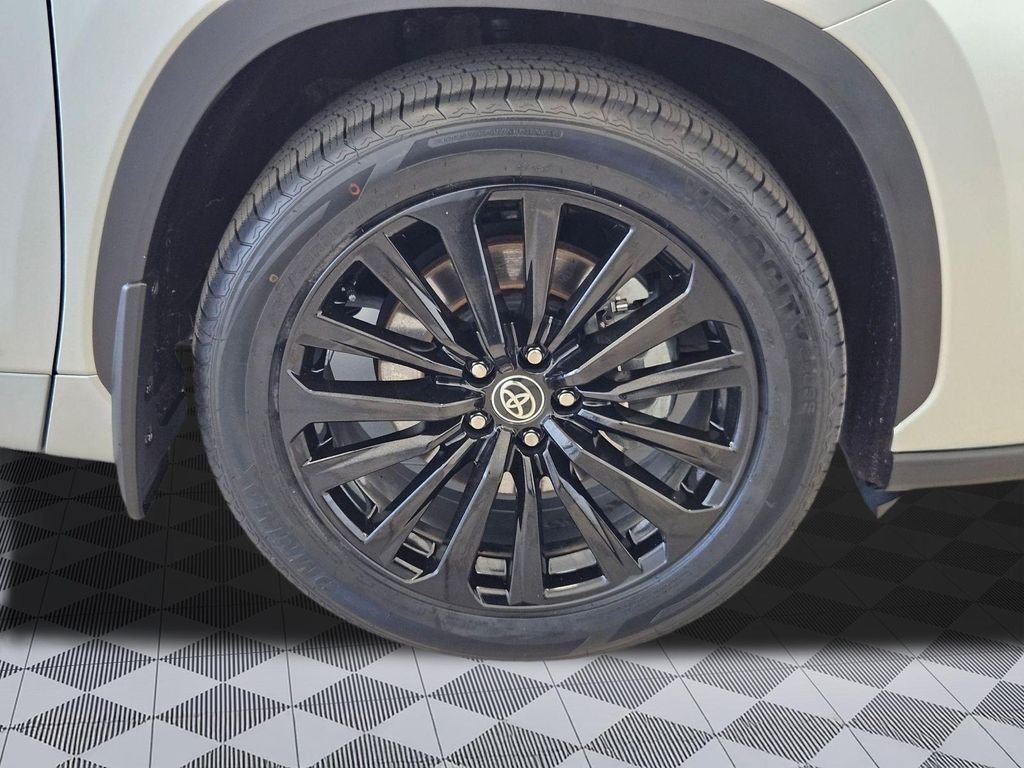 Used 2022 Celestial Silver Metallic Toyota XLE image 30