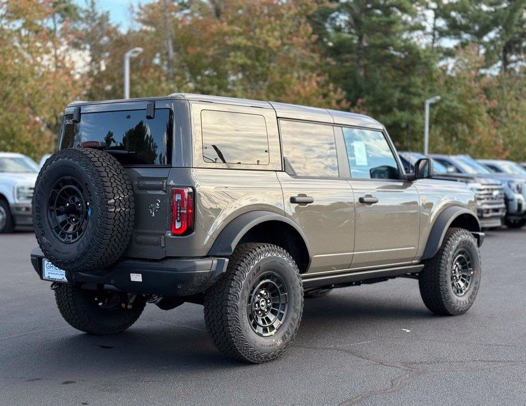 New 2026 Gray Ford Badlands image 4