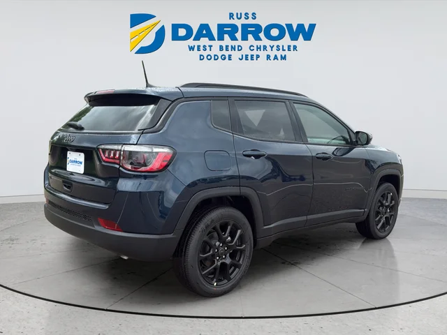 New 2026 Fathom Blue Pearl-Coat Exterior Paint Jeep Latitude image 5