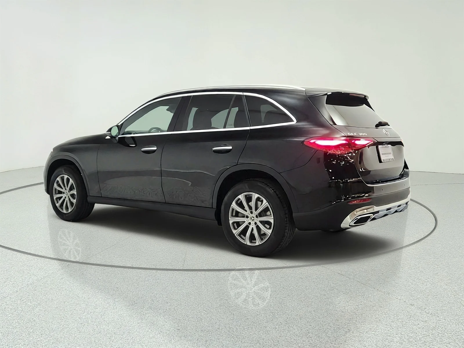 Used 2023 Black Mercedes-Benz GLC 300 SUV image 7