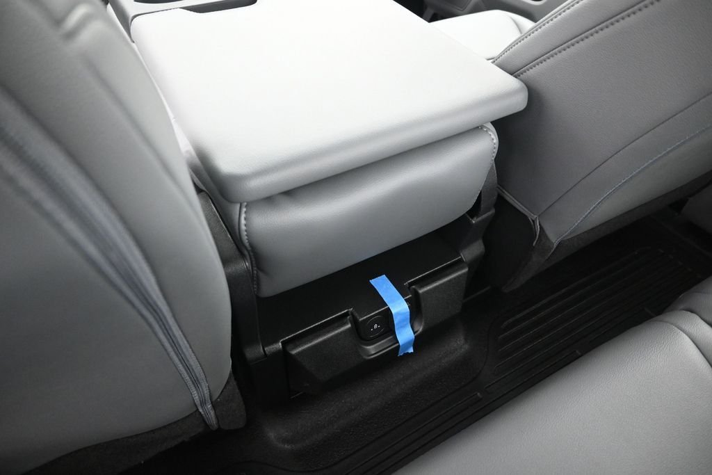 New 2026 Oxford White Ford XL image 17