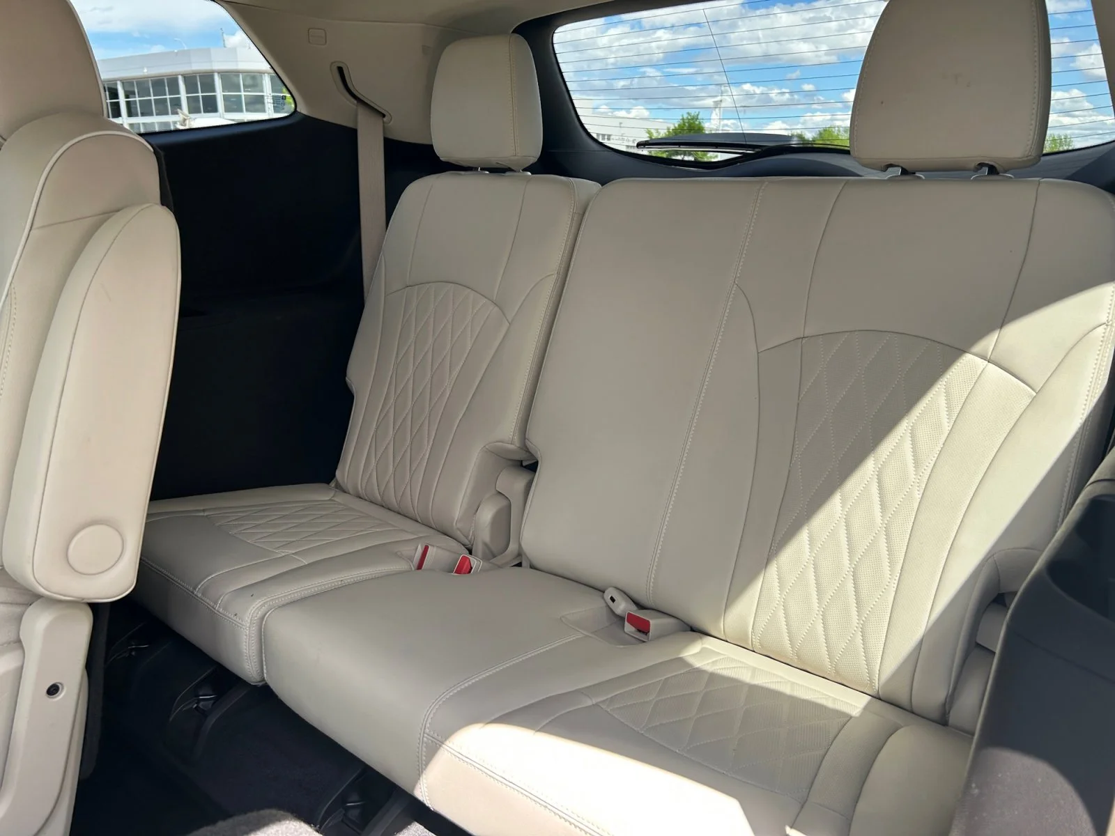 Used 2023 White Buick Avenir AWD image 20